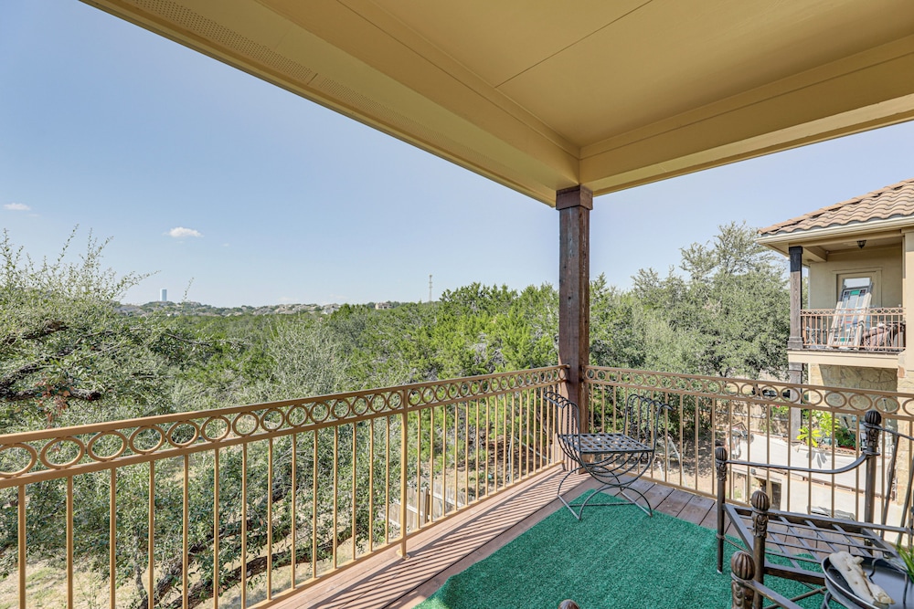 5 Mi to Lake Travis: Pet-friendly Home w/ Yard!