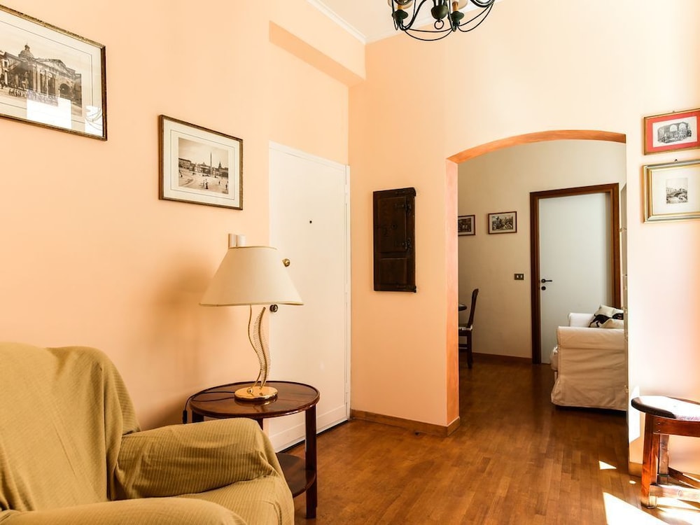 Trevi Fountain Home