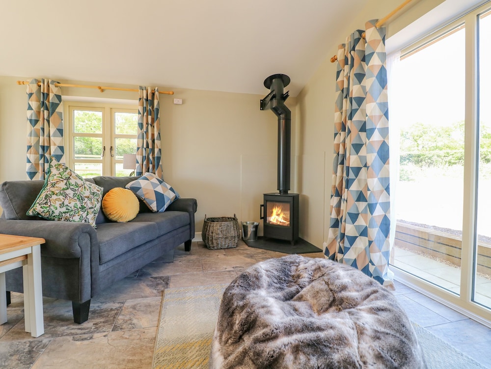 Acorn Lodge