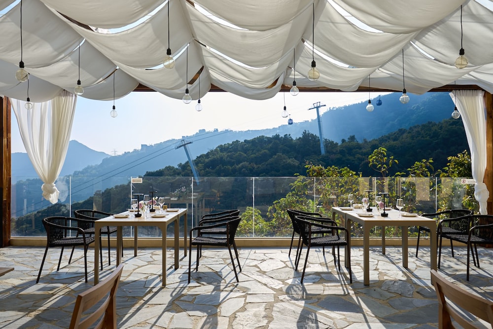 Miyue Shenzhen Tianlu Secret Wild Wizard Holiday Hotel