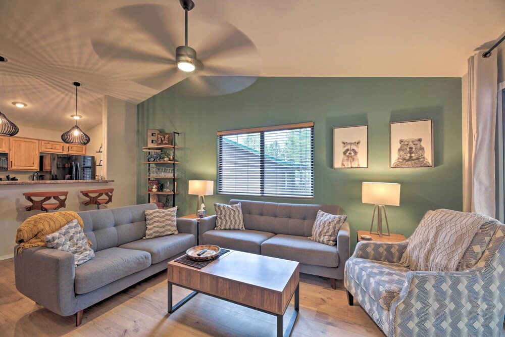 Pet-friendly Show Low Cabin w/ Trail Access!
