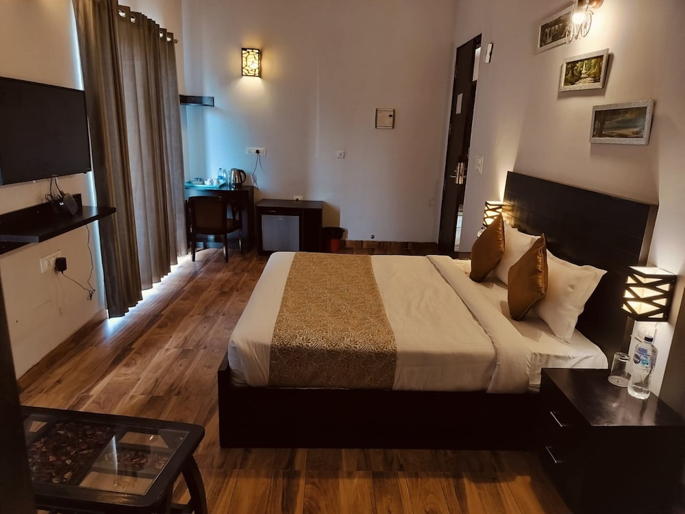 Hotel Citrine Suites and Resorts