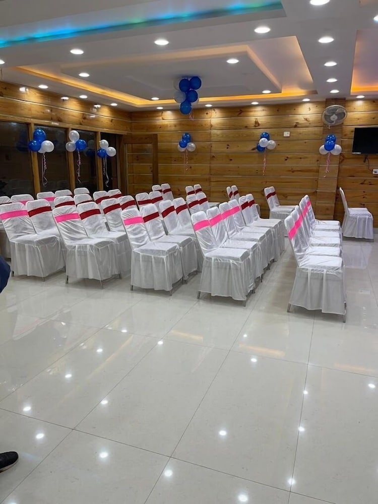Hotel DEv Inn
