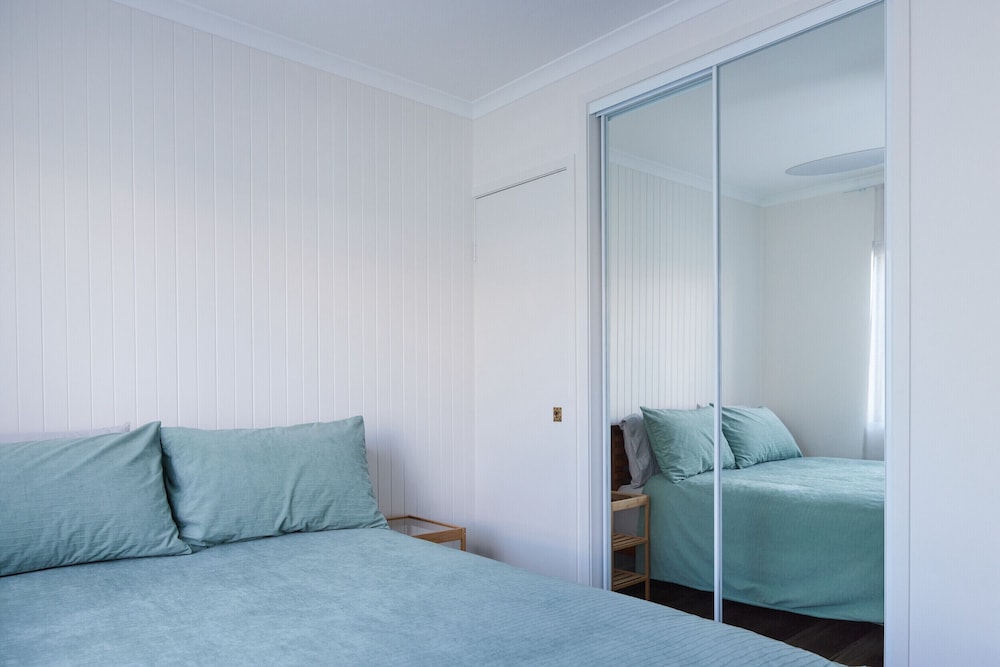 Little Palms by Burleigh Letting Co