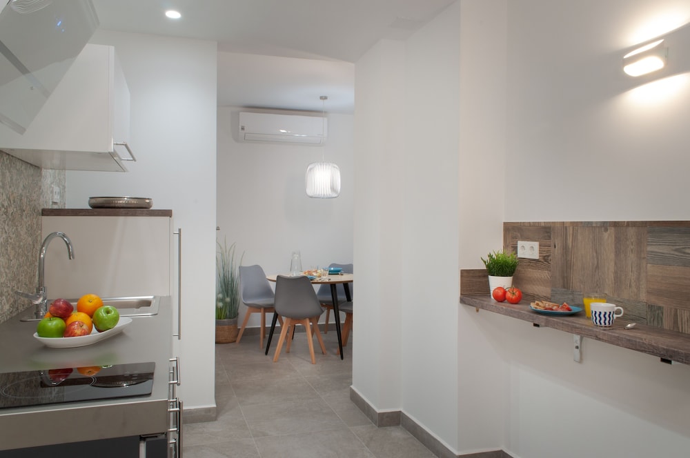 ABAL Apartments - Barrio