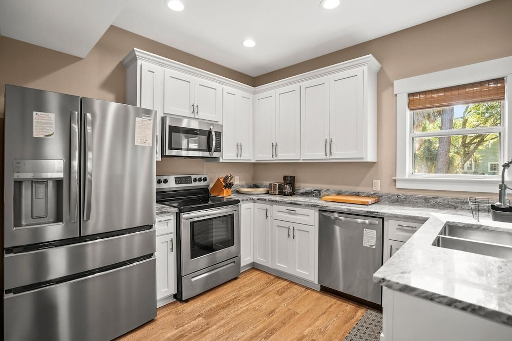 Beautiful 3 Bedroom, 2.5 Bath Home on the North Side of the Island