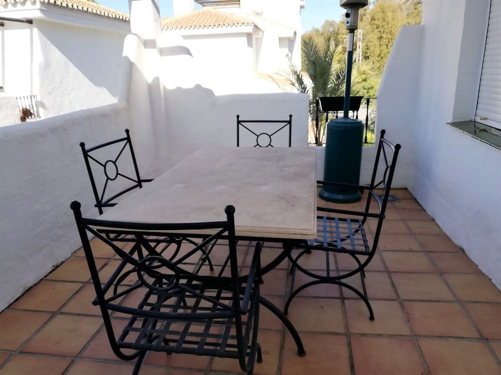 Top Floor 2 Bedroom Duplex 360 Views F-5