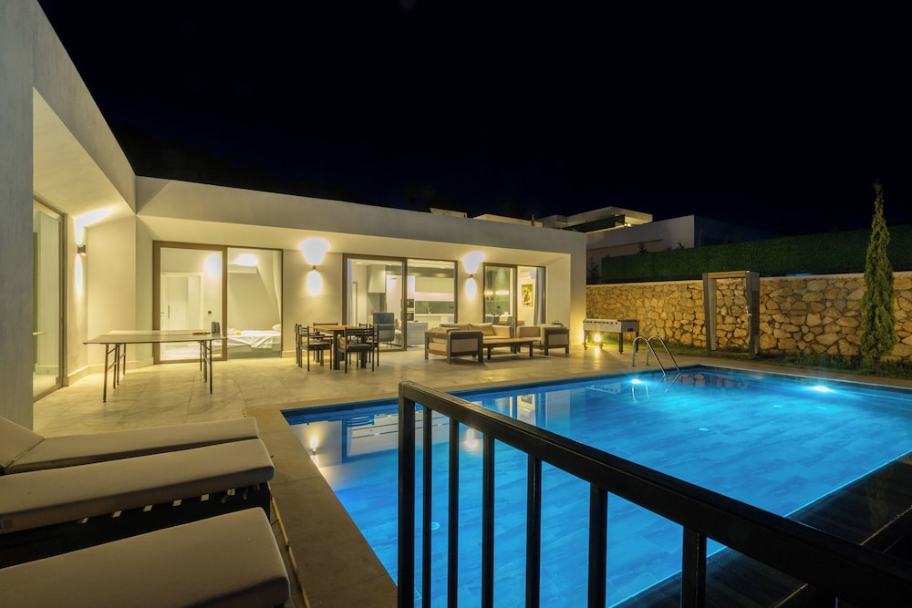 Earth 7 - PLANET LUXURY VILLAS