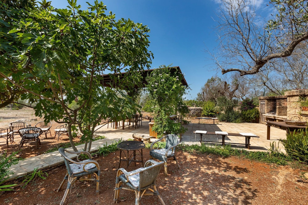 2073 Trulli li Corsari - Trullo Grande by Barbarhouse view 5