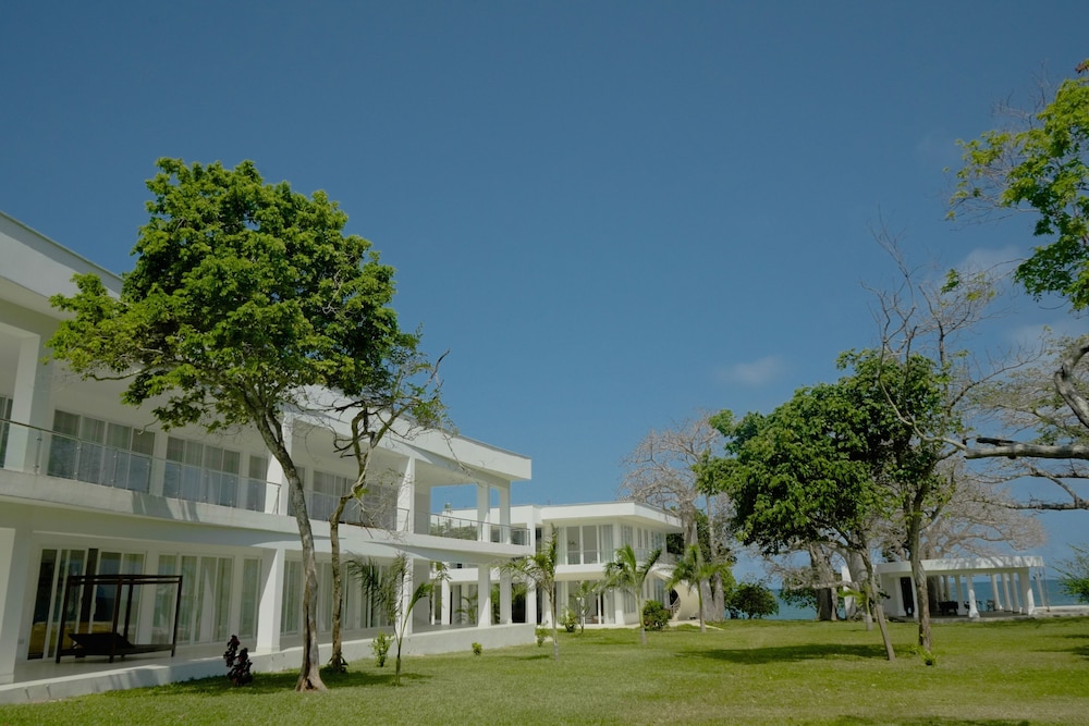 Coral Cove Diani Treehouses