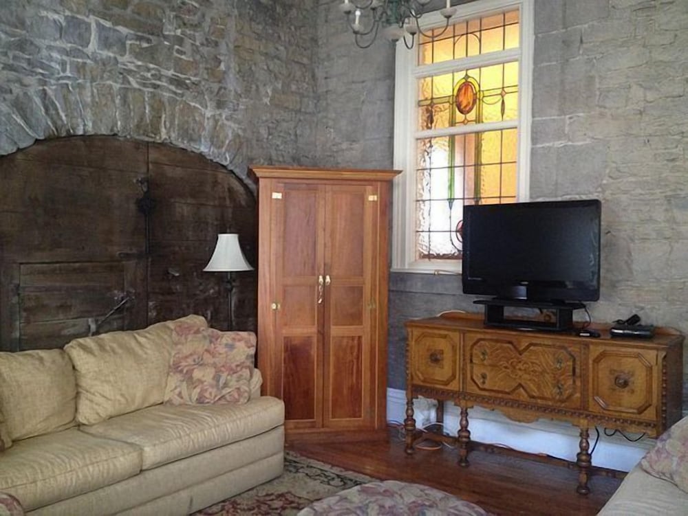 Brockville Vacations - The Noble Suites - Property Image 117