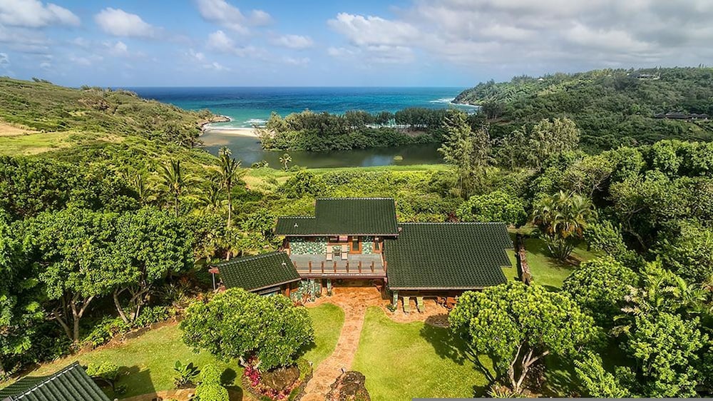 Sea Song in Kilauea With 4 Bedrooms and 4 Bathrooms