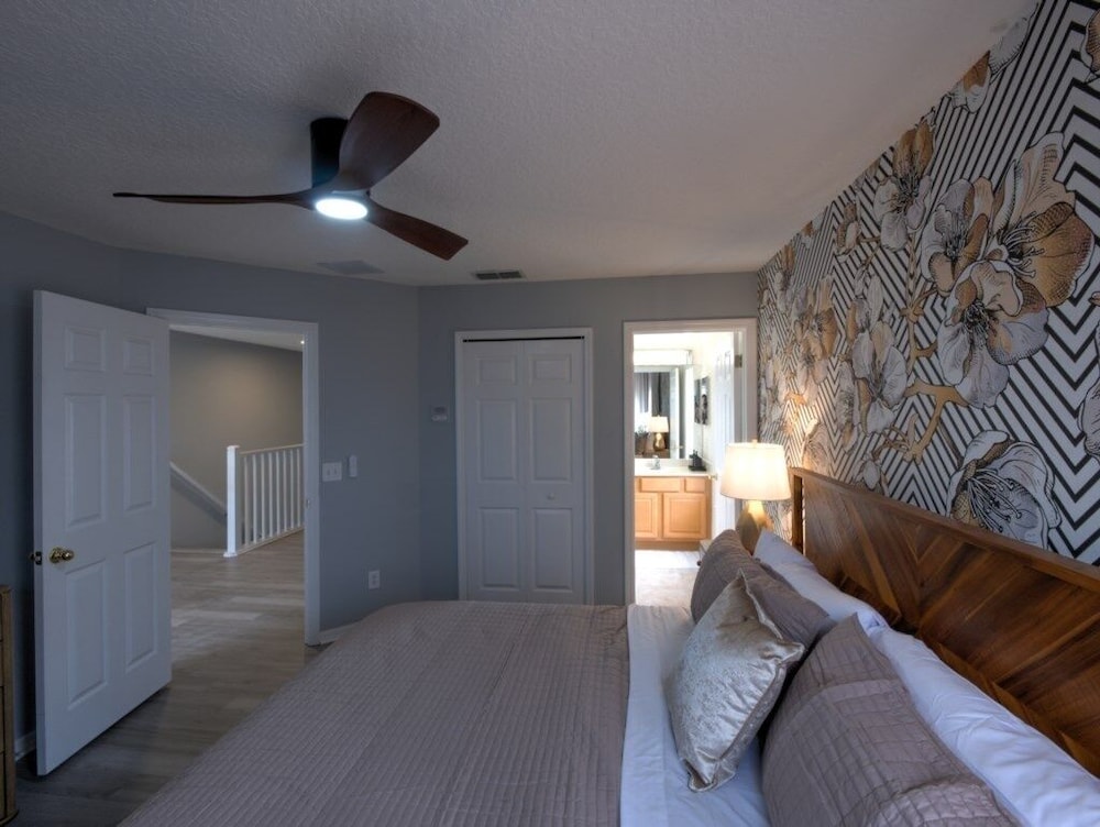 Six Bed Pool Villa In Resort -close To Disney! 6 Bedroom Villa