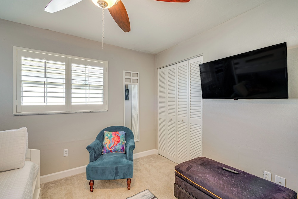 Dock + Patio w/ Canal View: Paradise in Cape Coral