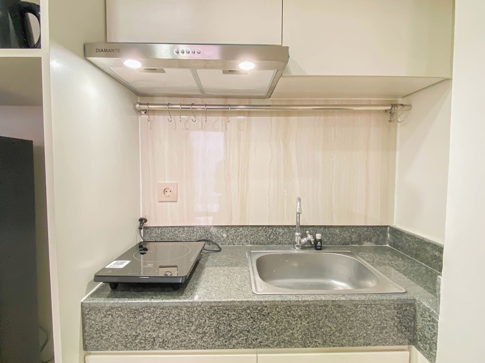Modern Look 2BR Corner Transpark Cibubur Apartment