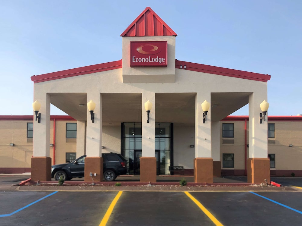 Sedalia Vacations - Econo Lodge Truman Inn - Property Image 1