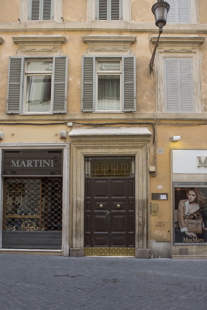 Rome Frattina 27