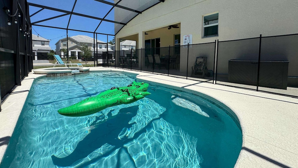 Family Friendly 12bd w Jacuzzi Veranda Palms 4401