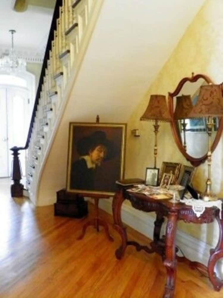 Marble Mansion Inn
