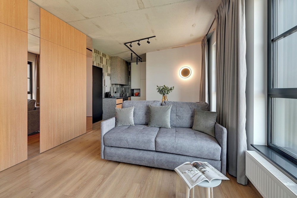 Doki Living - Foodhall & Parking by Downtown Apartments