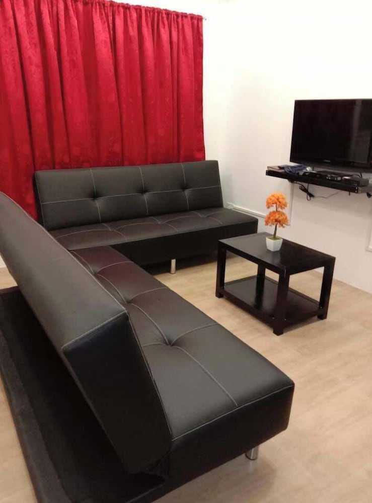 3 x 2BR each good for 12pax 3km to beach