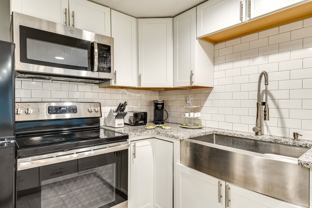 Broad Ripple Condo, 8 Mi to Downtown Indianapolis! view 5