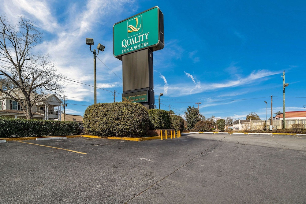 Statesboro Vacations - Quality Inn  Suites Conference Center Statesboro Historic District - Property Image 1