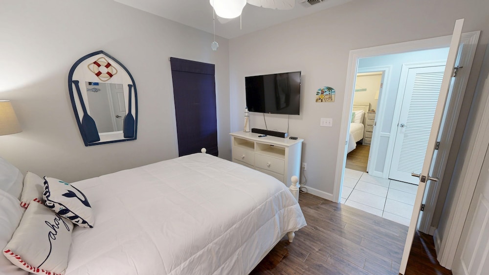 Sterling Shores Penthouse #2 3 Bedroom Condo
