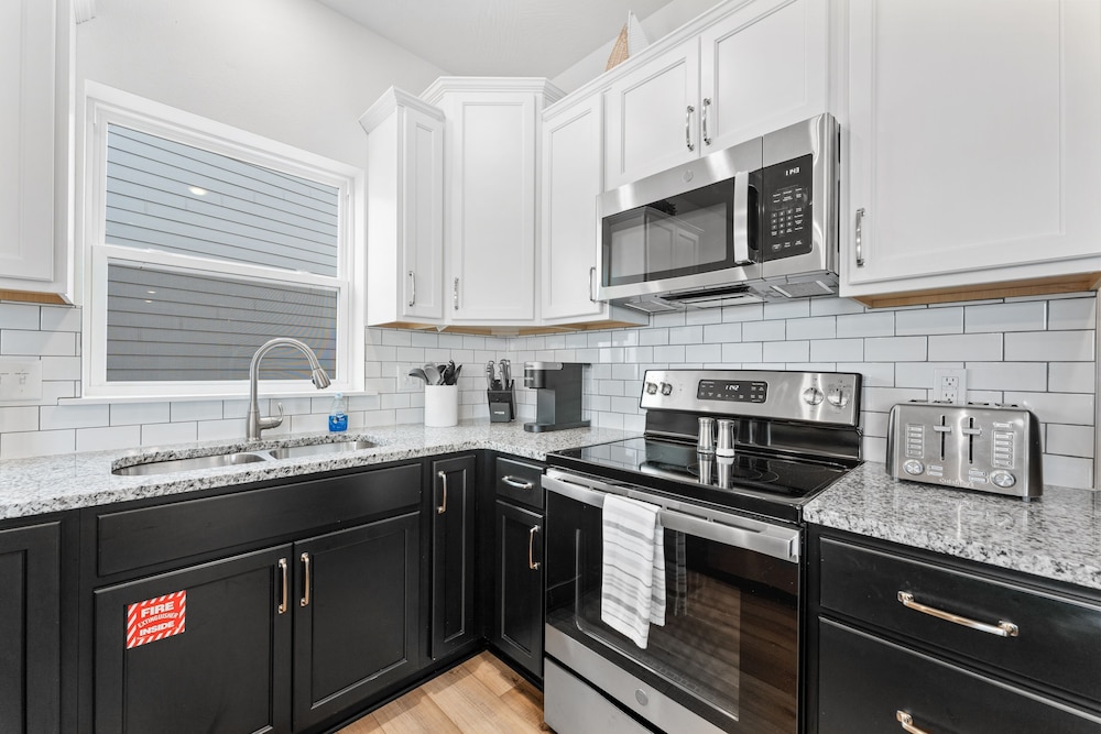 Cm132-6 -summer Breeze- Sleeps 17 6 Bedroom Home
