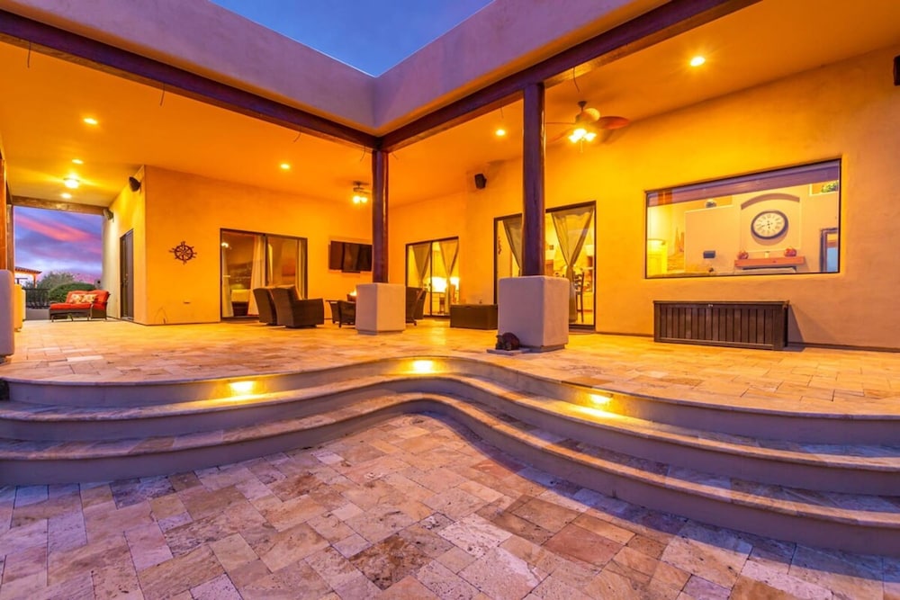 Desert Foothils Rustic Resort Oasis w Pool Spa