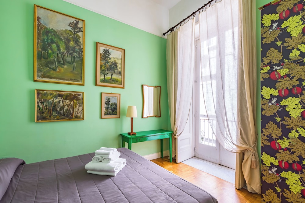 Cavour Art and Museum Flat by Napoliapartments