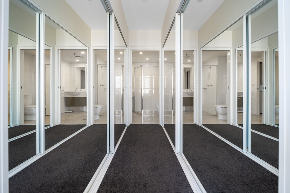 Glorious Central Canberra 1-bed With Pool & Sauna