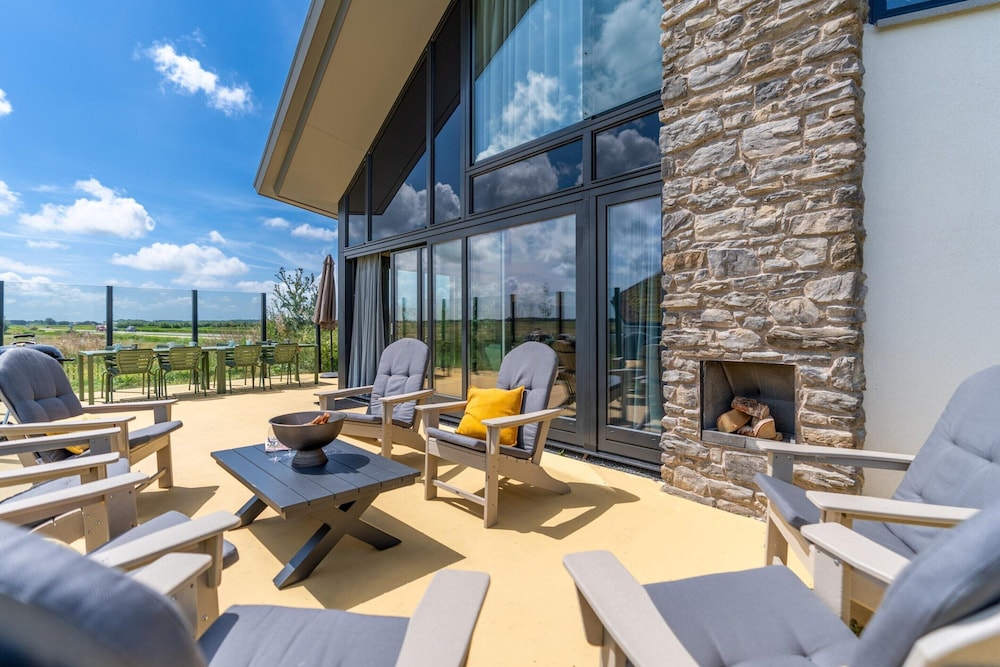 Modern, Luxurious and Sustainable Nature Villa