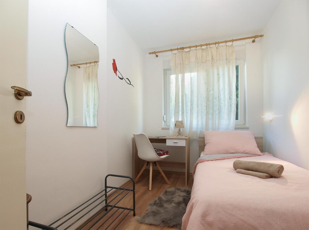 Apartment 1951 view 5