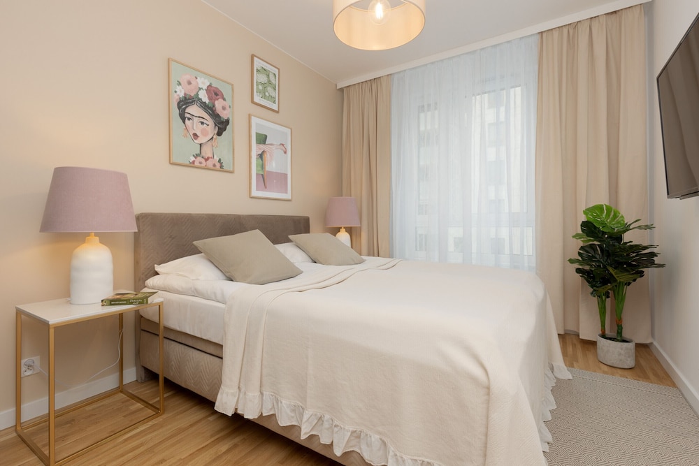 Warsaw Apartament Praga + AC by Renters view 4