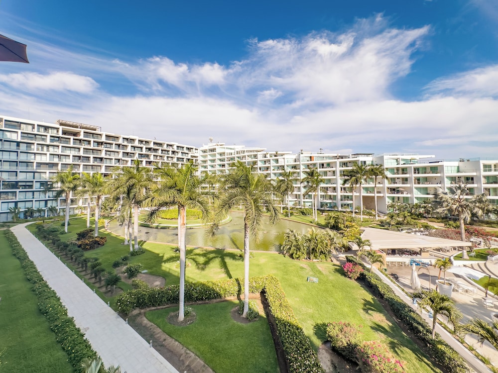 ARIA Residence Beachfront luxury