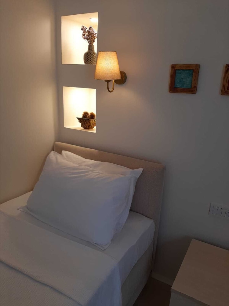 Delos Otel
