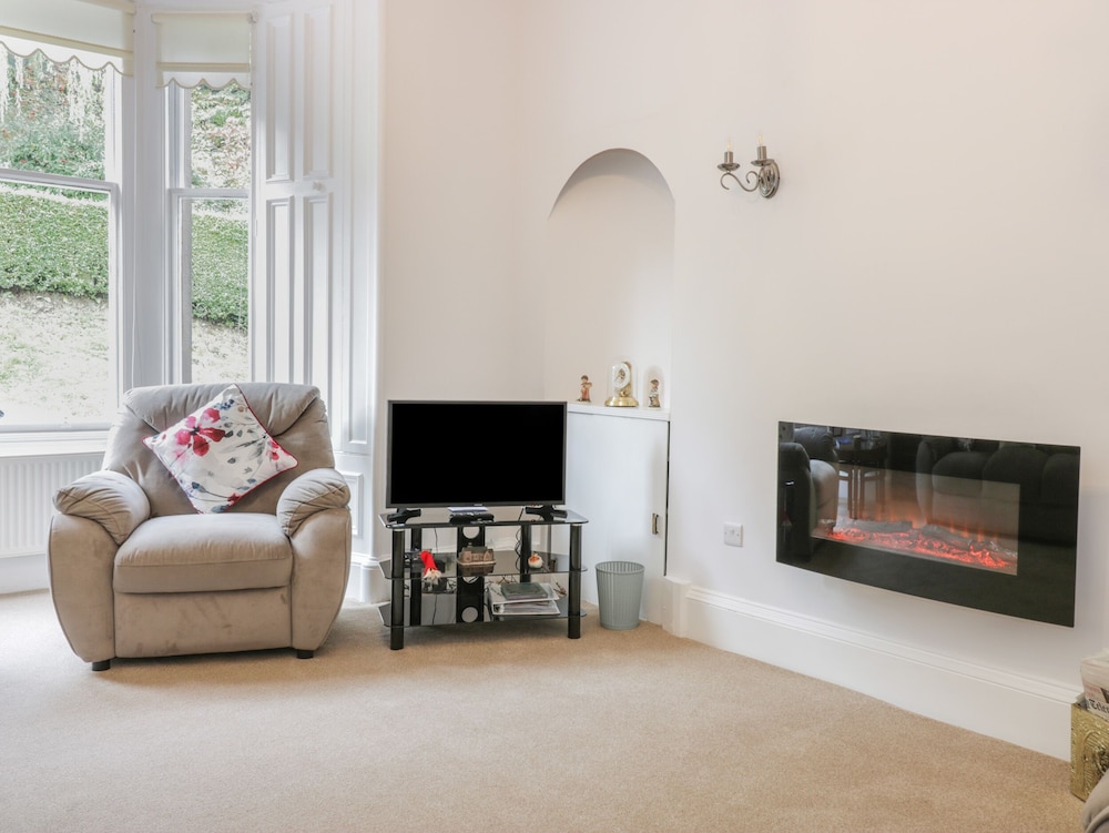 6 Coltbridge Gardens