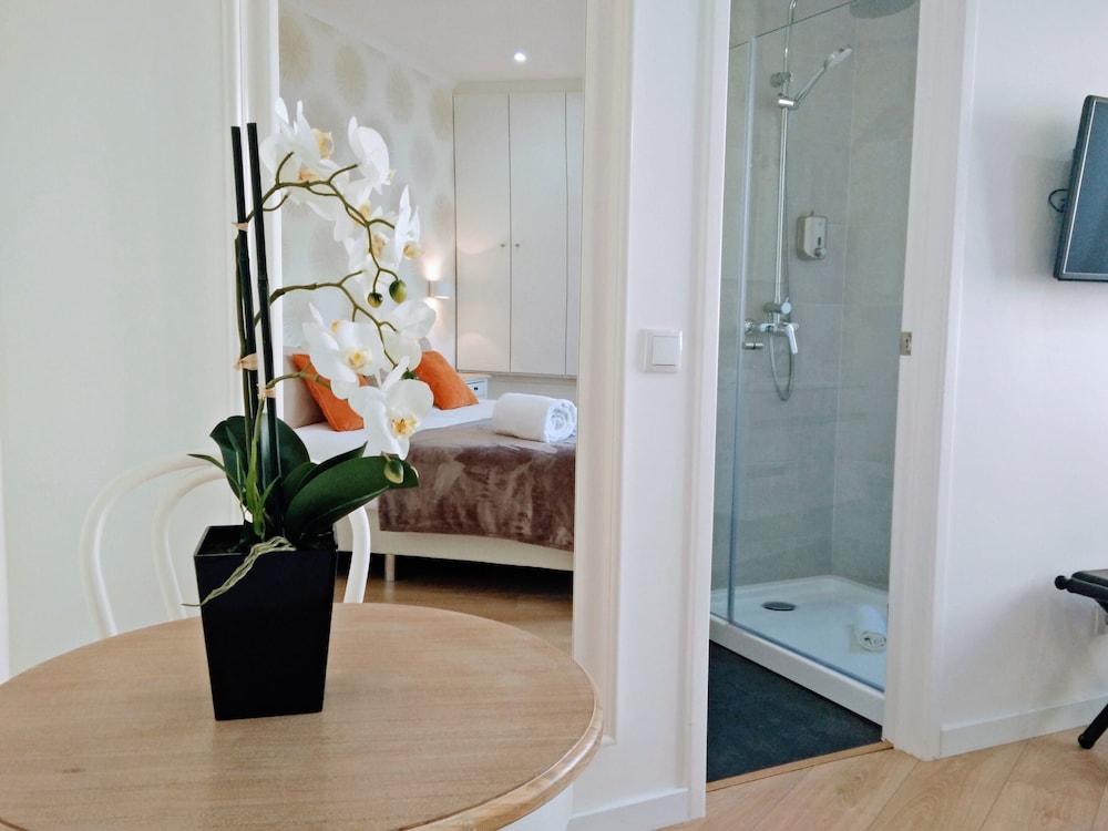 Lisbon Terrace Suites Apartment for Large Groups with Amazing Terrace