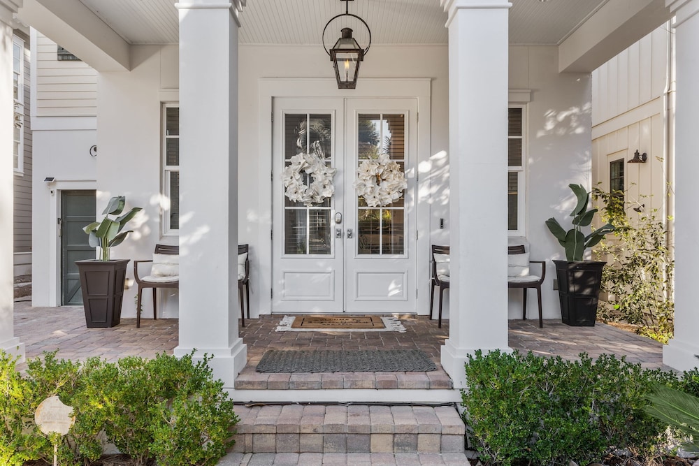 Seagrove Gardens Mins to the Beach Santa Rosa Retreat w Golf Cart A Design