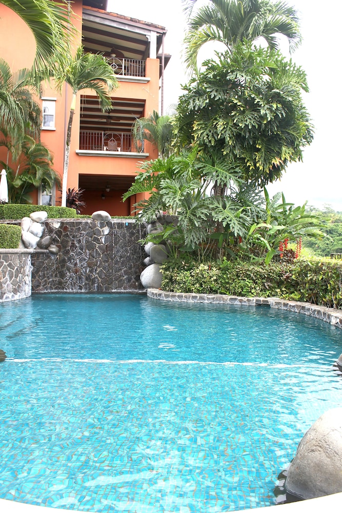 CR Luxury Los Sueños Condos