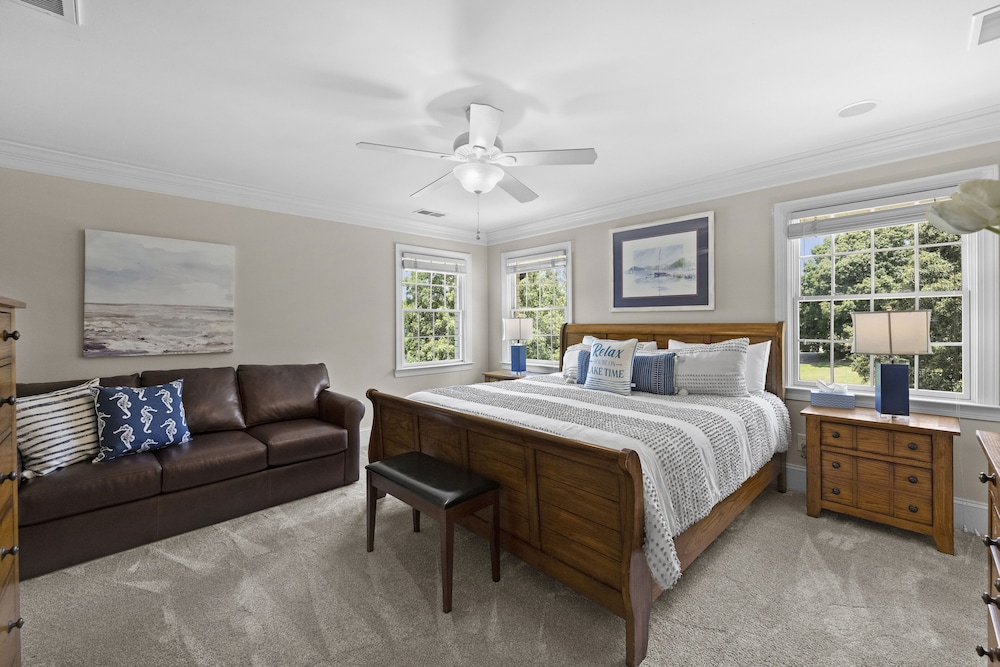 Make a Big Splash in 7BR Lake Norman Home!