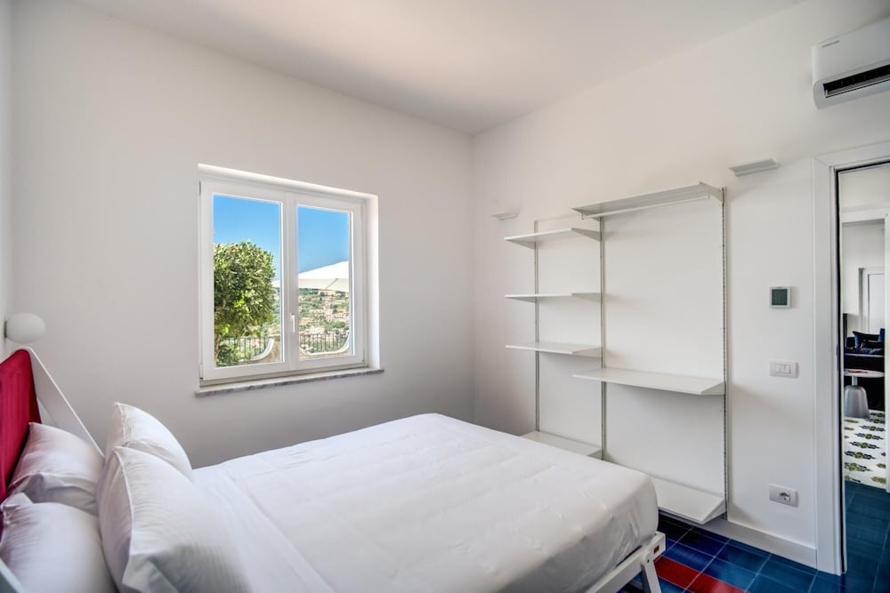 Villa La Luce in the Town Center photo 4