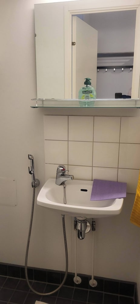 Cozy 2 Bedroom Apartment in Central Espoo, Close to Matinkylä Metro Station
