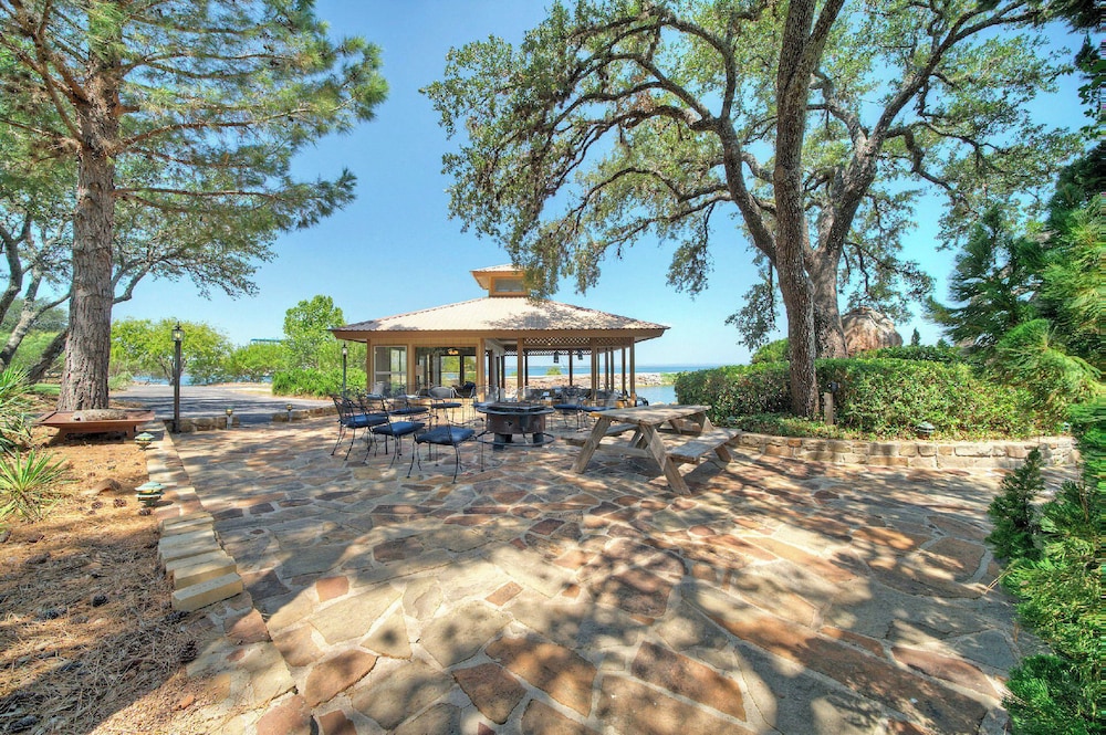 Upstay -10 Waterfront Mansion with Jetty