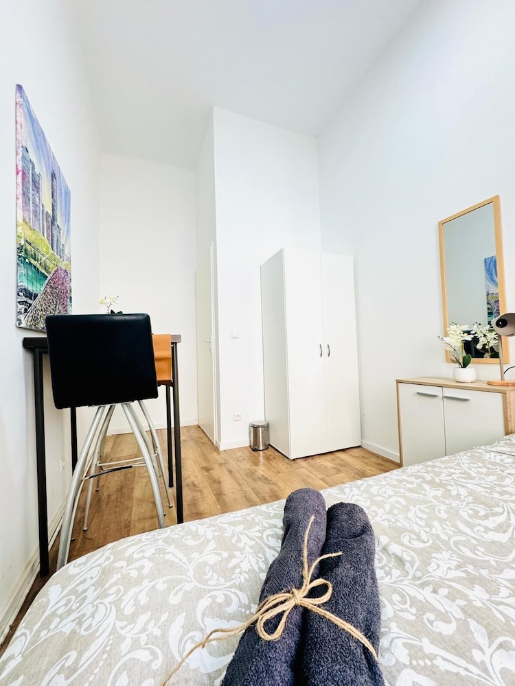 5BR Apt 10min to Matzleinsdorfer