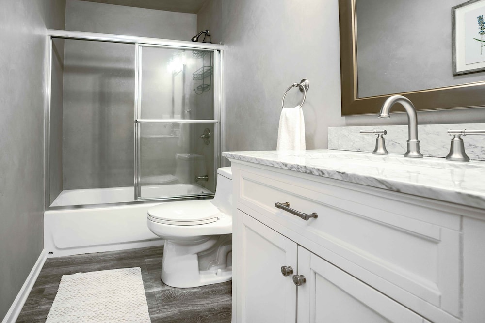 The Greystone - Stay for 12!