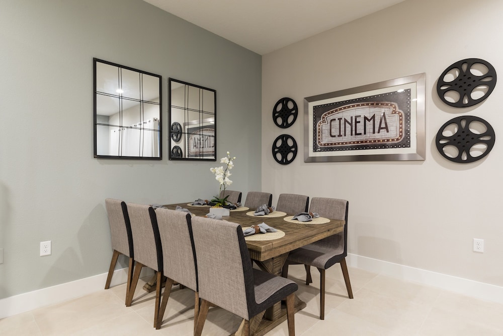Summerville Vacation Homes by Columbia Management
