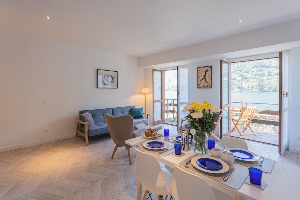 Your Private Harbour Nearby George Clooney by Rent all Como