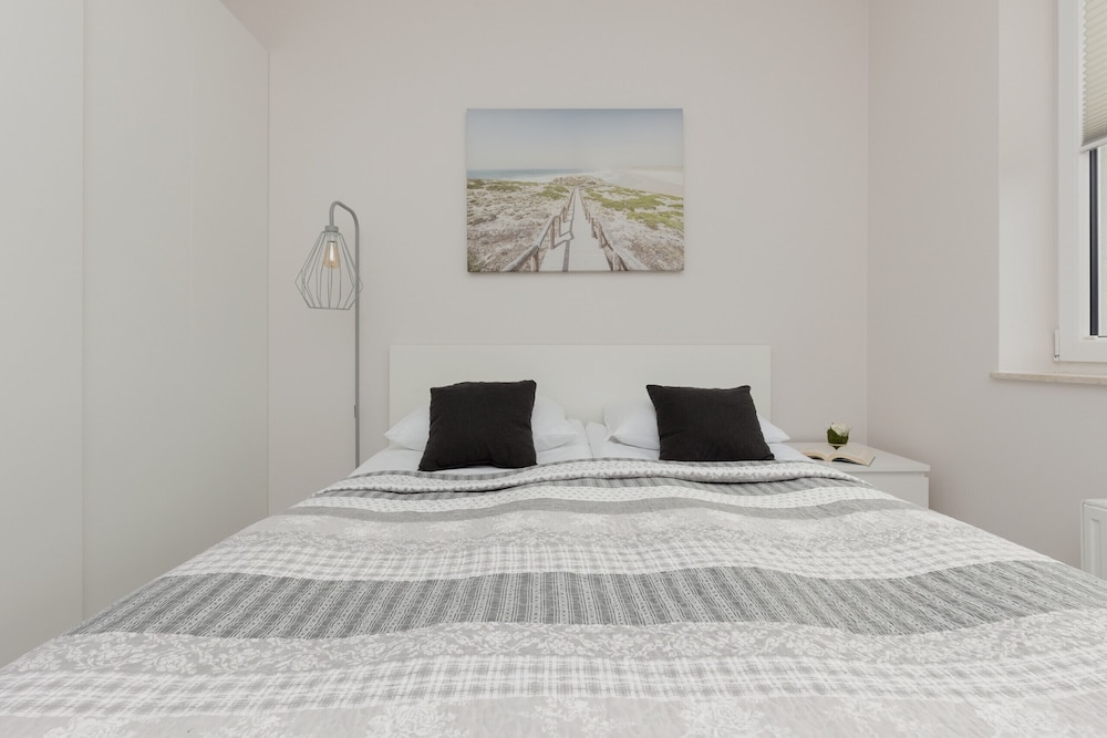 Comfy Apartment With Parking by Renters view 3